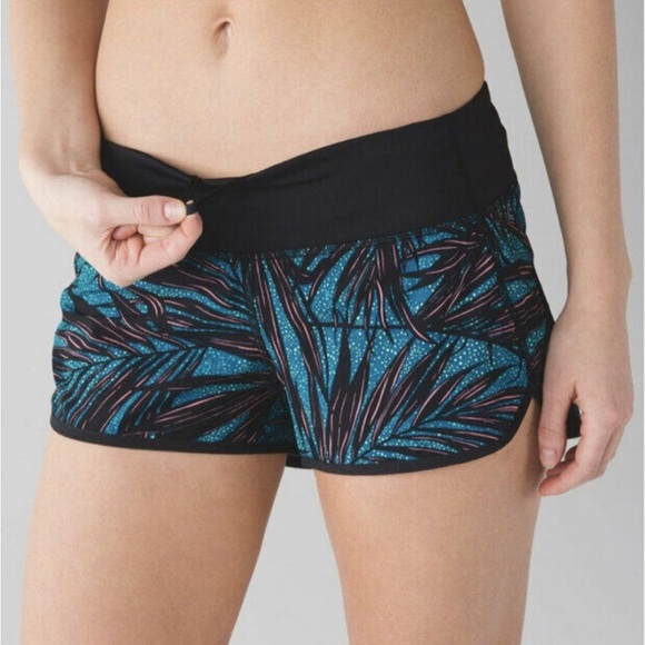 Lululemon speed shorts size 6 - Picture 1 of 4